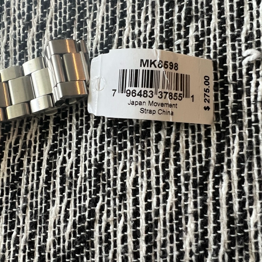 Michael Kors watch - never been worn! NWT! - Picture 3 of 6